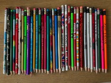 VINTAGE RETRO ARTIST DRAWING