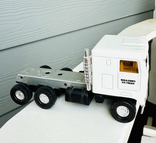 The ertl kenworth semi - ertl,