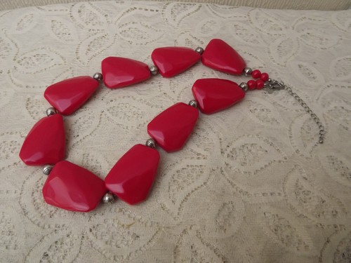 Red bead necklace - m,