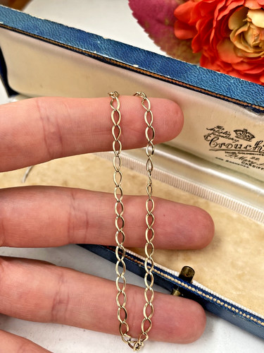 Gorgeous vintage delicate - gorgeous,