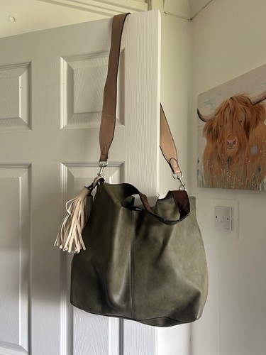 Green faux leather tassle - green,