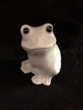 Highbank porcelain black and white frog ornament