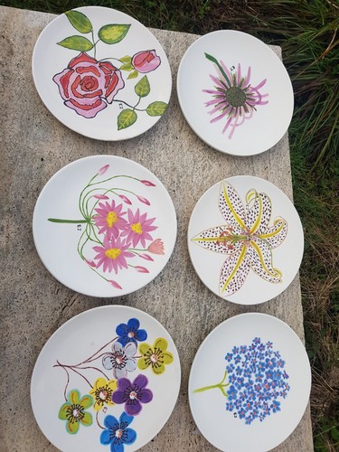 Set dinner plates hand - of, plates,