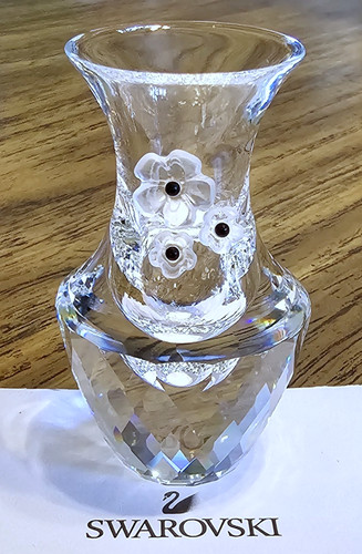 Swarovski crystal - ⚱️,