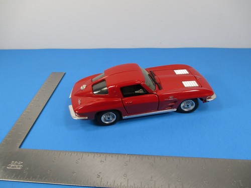 Revell corvette stingray - stingray, red