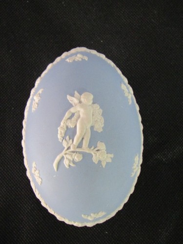 Wedgwood blue egg shaped - blue,