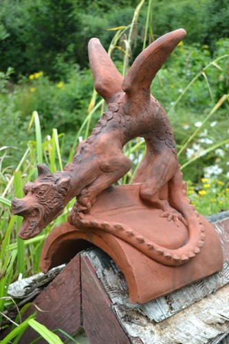 Dragon roof finial half - , round