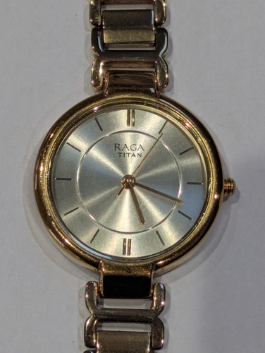 Titan raga viva champagne - titan, dial