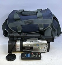CANON DM-XM2 MINI/DV VIDEO CAMERA WITH CAMERA BAG AND CANON ACCESSORIES (E).