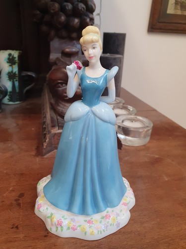 Walt disney vintage - walt, royal