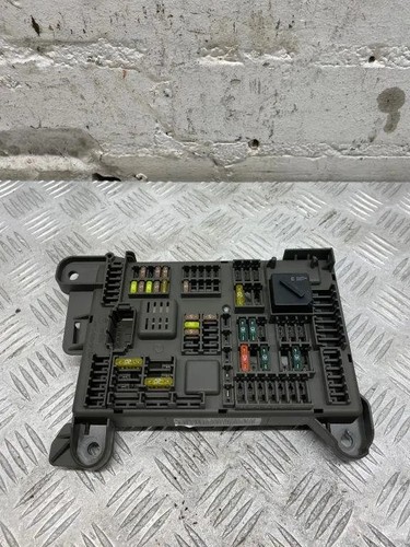 Bmw e70 fuse box - x5,