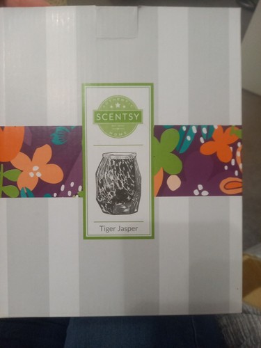 Scentsy warmer brand new - 40,