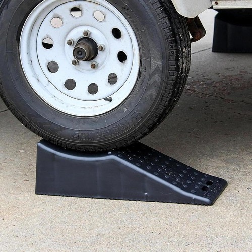 Tandem trailer ramp - anti, slip