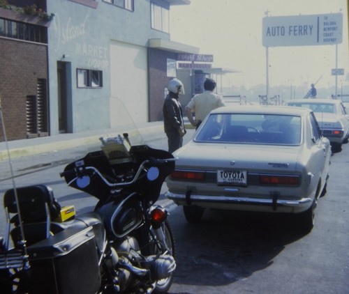 1970s island market liquor - island,