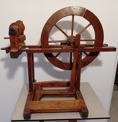 Antique horizontal spinning - antique,