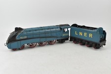 Lesser & Pavey LNER Class A4 4468 Mallard Model Locomotive Ornament 
