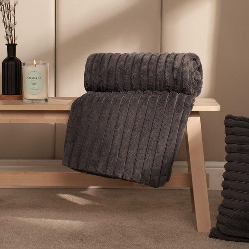 Ohs faux fur - faux,
