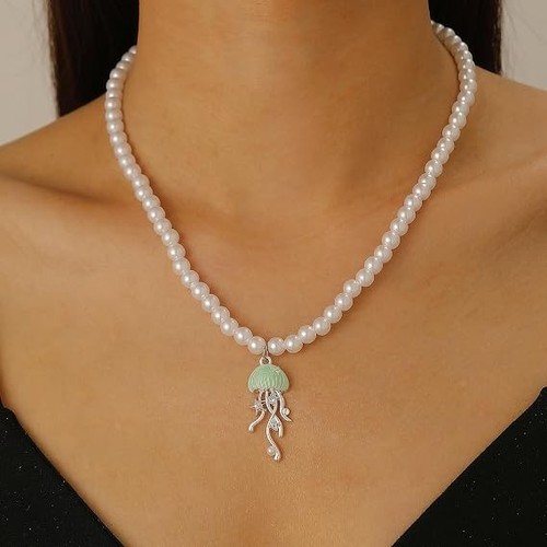 Elegant pearl necklace - elegant, for