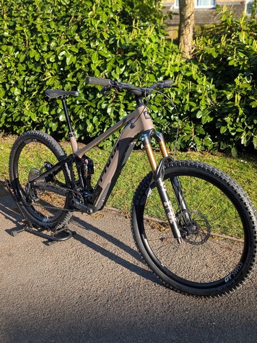 New 2026 pivot - shuttle, am