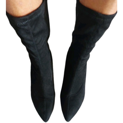 New unworn size velvet - unworn, feel