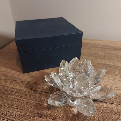 Cut crystal lotus flower - cut,