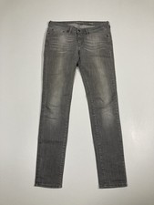 LEVI’S SLIGHT CURVE SKINNY
