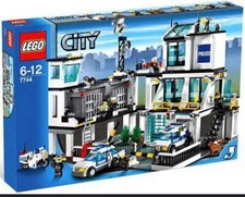 LEGO CITY: Police Headquarters