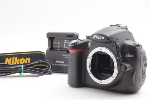 Exc strap nikon d5000 - [exc+5, w/strap]
