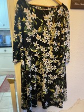 Ladies Size 28 Joe brown