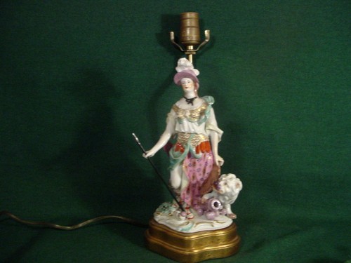 Lamp figure derby - derby, style