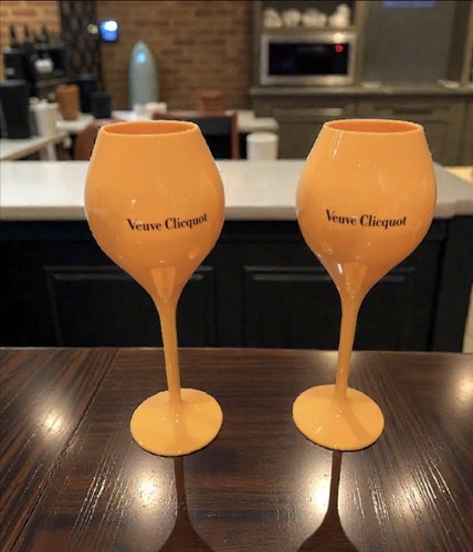 Veuve clicquot acrylic - 2x,