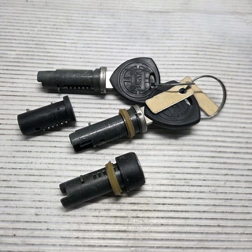Lancia thema door lock key - door,