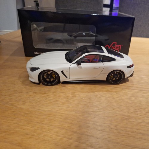 Nzg mercedes benz - 1/18,