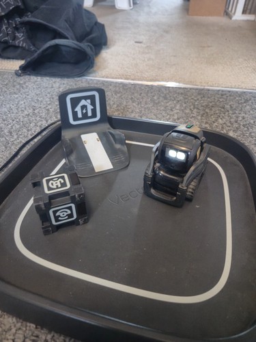 Vector robot anki with - vector, by