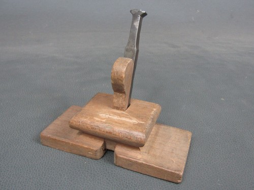 Vintage small wooden carvers