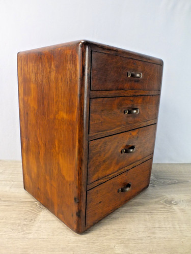 Antique quartered oak - quartered, counter