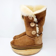 UGG Bailey Triplet Womens 6