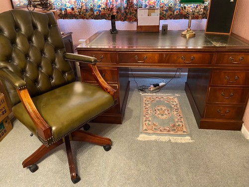 Mahogany pedestal study - , desk