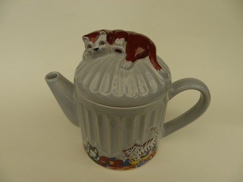Wade whimsical teapots feline - teapots,