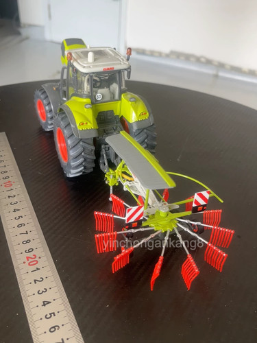 Claas 850 tractor 450 - 450, rake