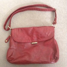 Red Faux Leather Marc B Shoulder bag Gold Metal, Starry Lining, Pockets, Expands