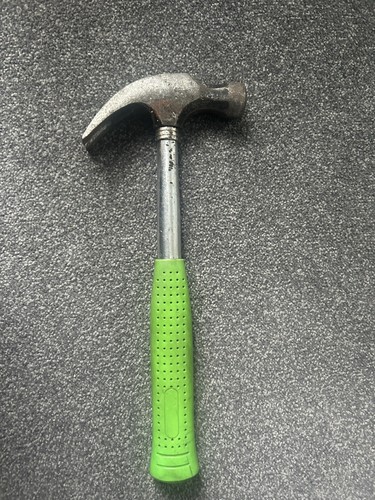 Claw hammer - claw, hammer.