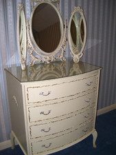 OLYMPUS CREAM BOW FRONTED 4