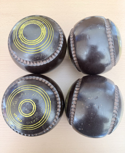 Henselite lawn bowls set - henselite, of