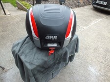 Givi B33 monolock top box comes with 2 keys will hold one helmet plus gloves