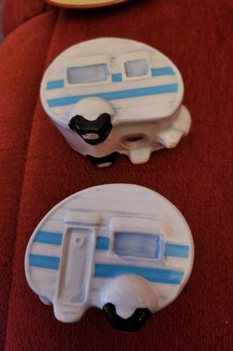 Salt and pepper pots - -, caravan