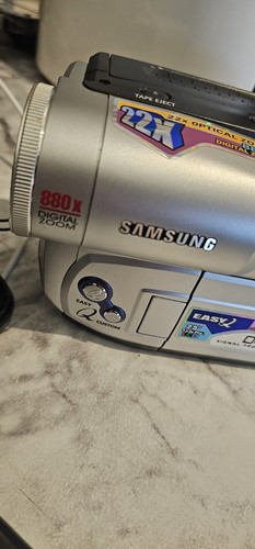 L800u camcorder analogue - camcorder,