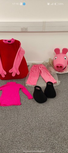 Peppa pig look - "peppa,