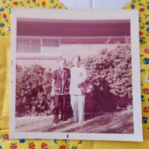 Vtg color snapshot photo 7ps - color,
