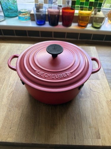 Creuset red cerise - le, cast
